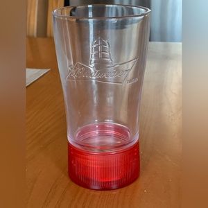 Verre Budweiser s’allume lors d’un but au hockey